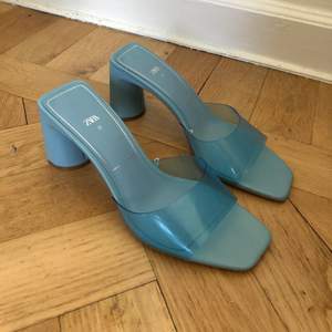 Nya Block Heel Vinyl Sandals från Zara i strl 37. Slutsålda på Zara!
