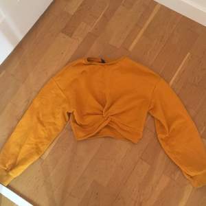 Tjock crop top tröja XS 