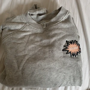 GANNI sweatshirt  - Grå sweatshirt den GANNI i fint skick, säljer då den är lite liten för mig. 