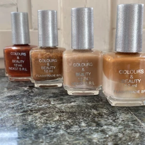 Naglack - 4 olika toner av brun färg. 10kr styck Frakt 5kr  Aldrig använda 