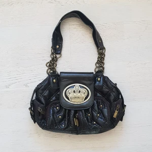 Vintage baguette väska - Snyggaste vintage väskan, rymlig men inte för stor. Nyskick! 💖bud: 245 kr, bud avslutas 21/6 kl 12.00💖  frakt 57 kr! 3 för 2 på min sida! 