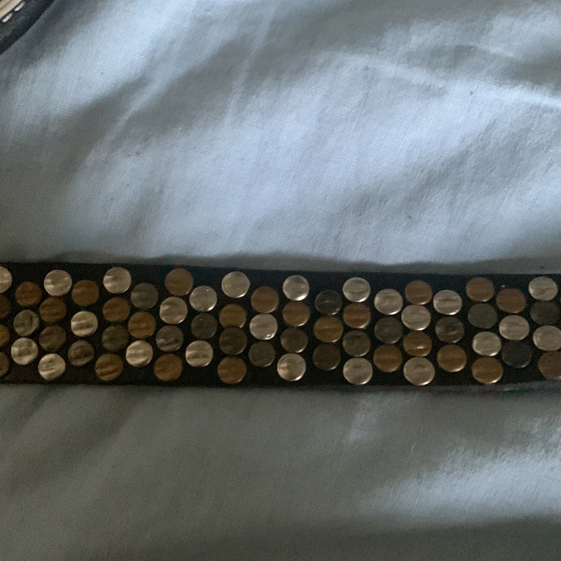 Bälte med metallbitar  - 90