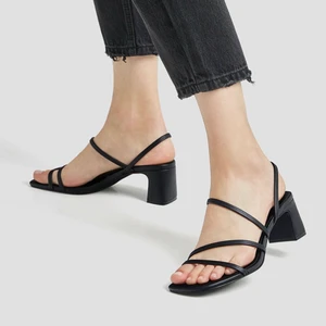 Klackskor - Hej! Säljer nu mina klackskor från Pull and Bear i storlek 38. Har använt dessa cirka 3 gånger så väldigt fint skick. Nypris 259kr💕