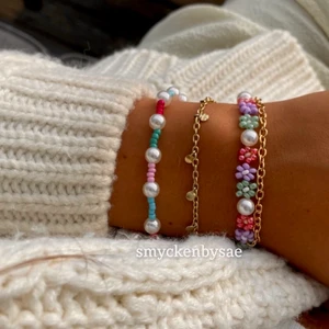 smycken  - Fina pärlade armband! Följ smyckenbysae på plick för mer info❤️❤️ Lite strul med kontot just nu!! Skriv gärna på detta om ni önskar att köpa💗