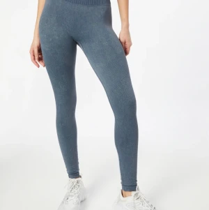 Ocean washed tights från aimn  - Så snygga träningstights som bara ä använda ett fåtal gånger men säljer för mycket billigare än nypris!