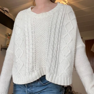 Vit stickad tröja  - Skön stickad tröja från Gina tricot strl S