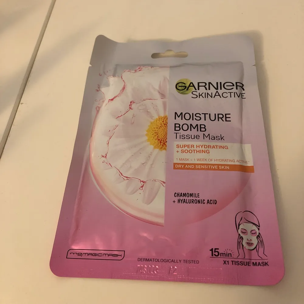 Oanvända och oöppnade ansiktsmasker Dofter:  - Vattenmelon - Avocado - Banan - Garnier moisture bomb tissue mask. Övrigt.