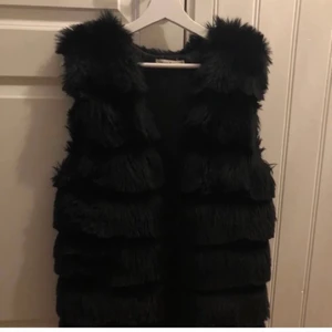 pälsväst dam svart - pälsväst dam svart