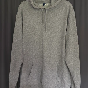 Grå ocersize hoddie - Skön grå oversize hoddie från hm💕 använt en del men i bra skick💕