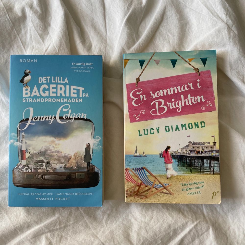 Det Lilla Bageriet på Strandpromenaden och En Sommar I Brighton är de perfekta böckerna nu till sommaren! Böckerna är i pocketformat och är skrivna på Svenska.. Övrigt.