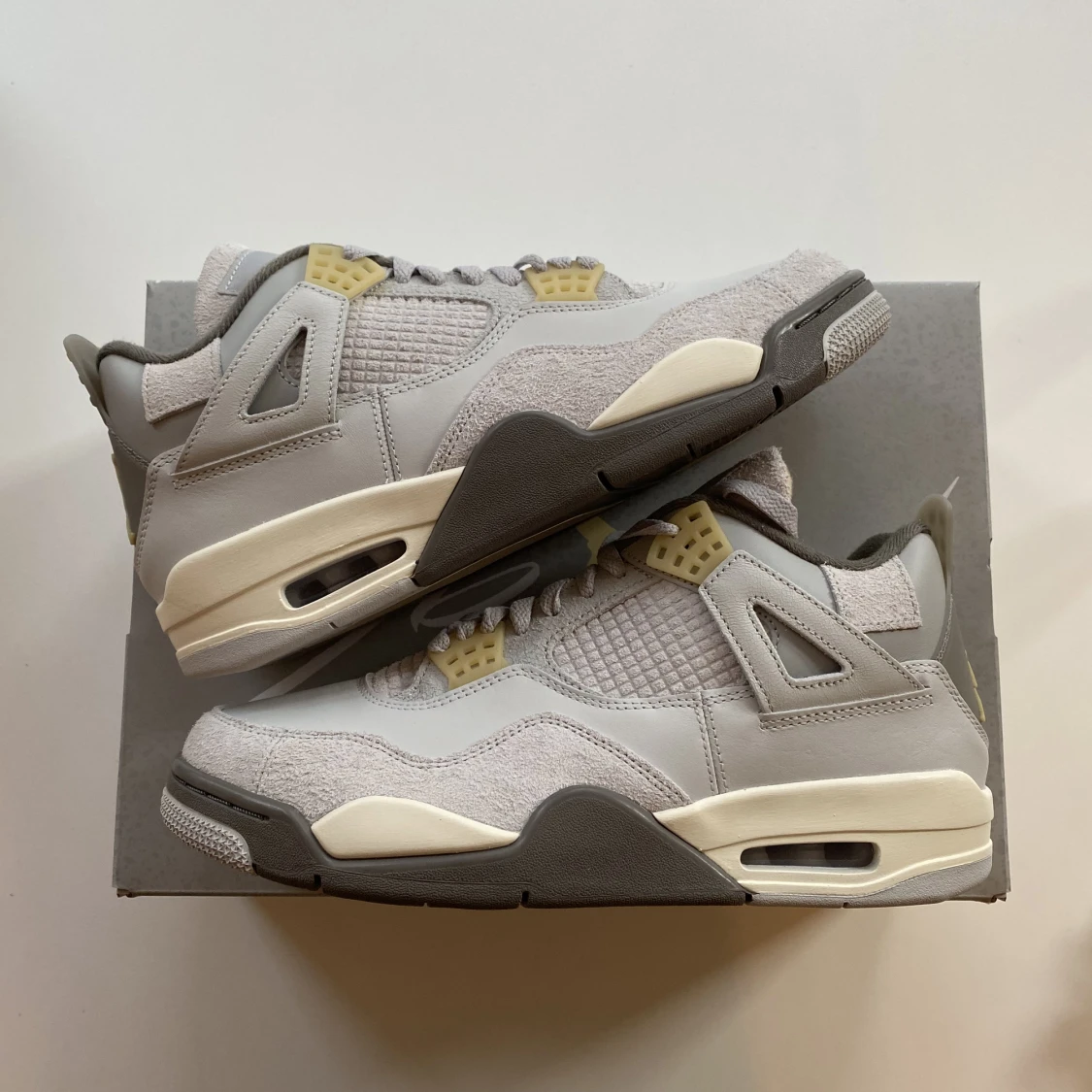 Air Jordan 4 ”Craft Photon Dust”