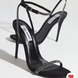 Steve madden  - Säljer mina oanvända Steve madden klackar då dom inte kommit till användning 😊 köpta för 999kr priset kan diskuteras vid snabb affär