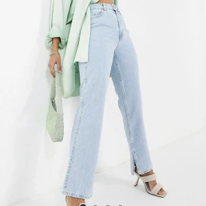 Jeans Stradivarius - Storlek 38, ordinarie pris 259kr 