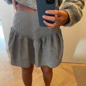 Superfin kjol från &other stories!!❤️‍🔥 (Köparen står för frakt)
