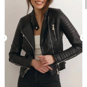 Chiquelle skinnjacka - Chiquelles ”moto jacket” i storlek 38. Endast använd 2-3 gånger så den är i väldigt bra skick!