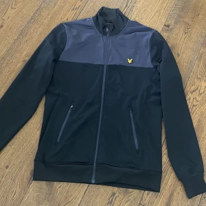 Lyle & Scott - Fin jacka från lyle & scott, str m