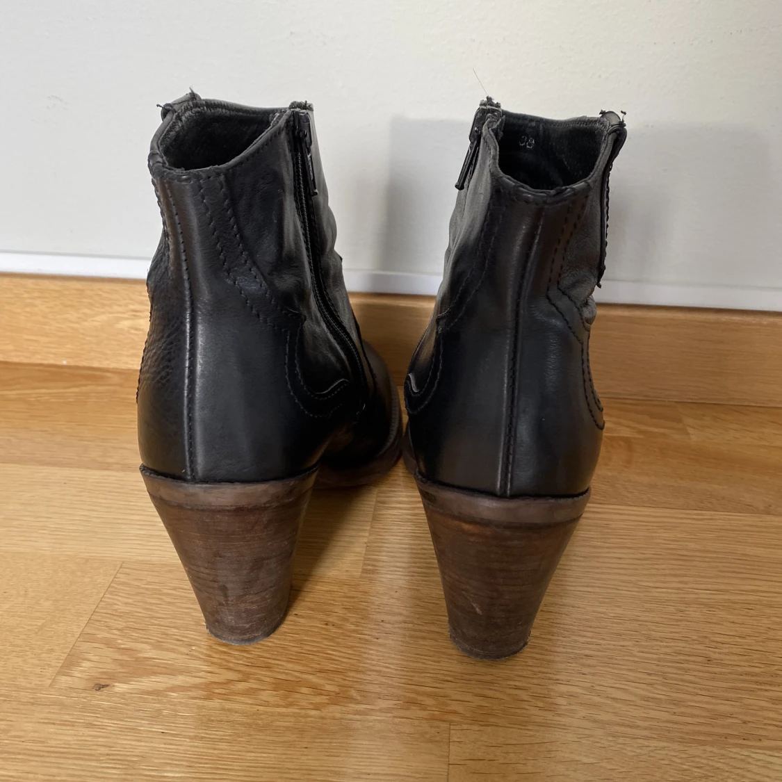 Svarta stövletter - 90