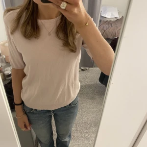 Ljusrosa topp - Så söt ljusrosa Finstickad tröja, köparen står för frakt 💕