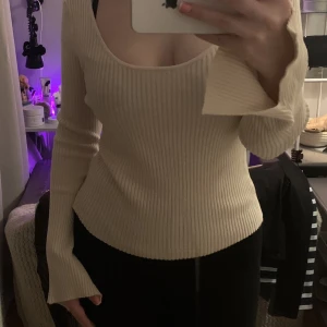 Topp - Topp från hm Endast testad Köparen står för frakt 😇