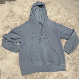 Blå hoddie - Blå hoddi, från hm 