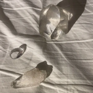 Bergkristall  - Bergkristall! 50kr för den största, 20kr för den mindre och 5 kr för den minsta