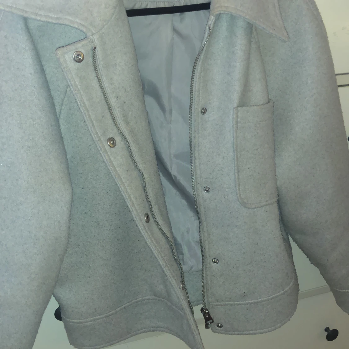 Grå jacka  - 90
