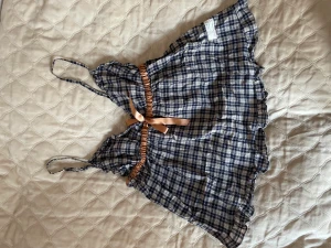 Odd molly  - Jättefint oddmolly linne i bra skick, strl 2 - S/m