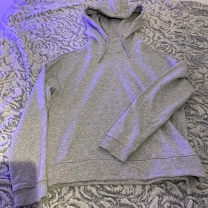 Hoddie  - Jätte fin ljus grå hoddie
