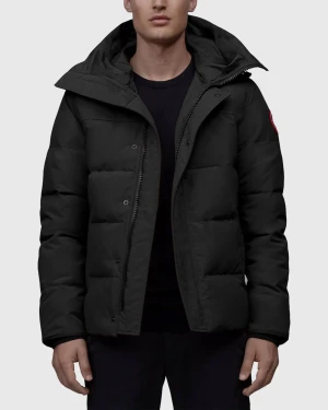 Söker Canada Goose macmillan - Tjena! Söker en canada goose macmillan jacka som ni ser på bilden Storlek L