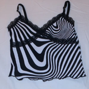 H&M topp zebra - Väldigt bra skick, super skön och välgjord