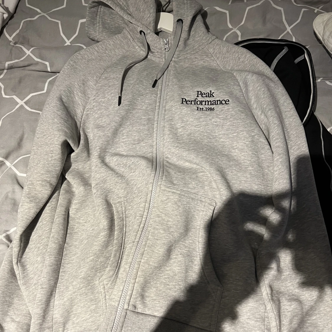 Peak performance zip hoodie