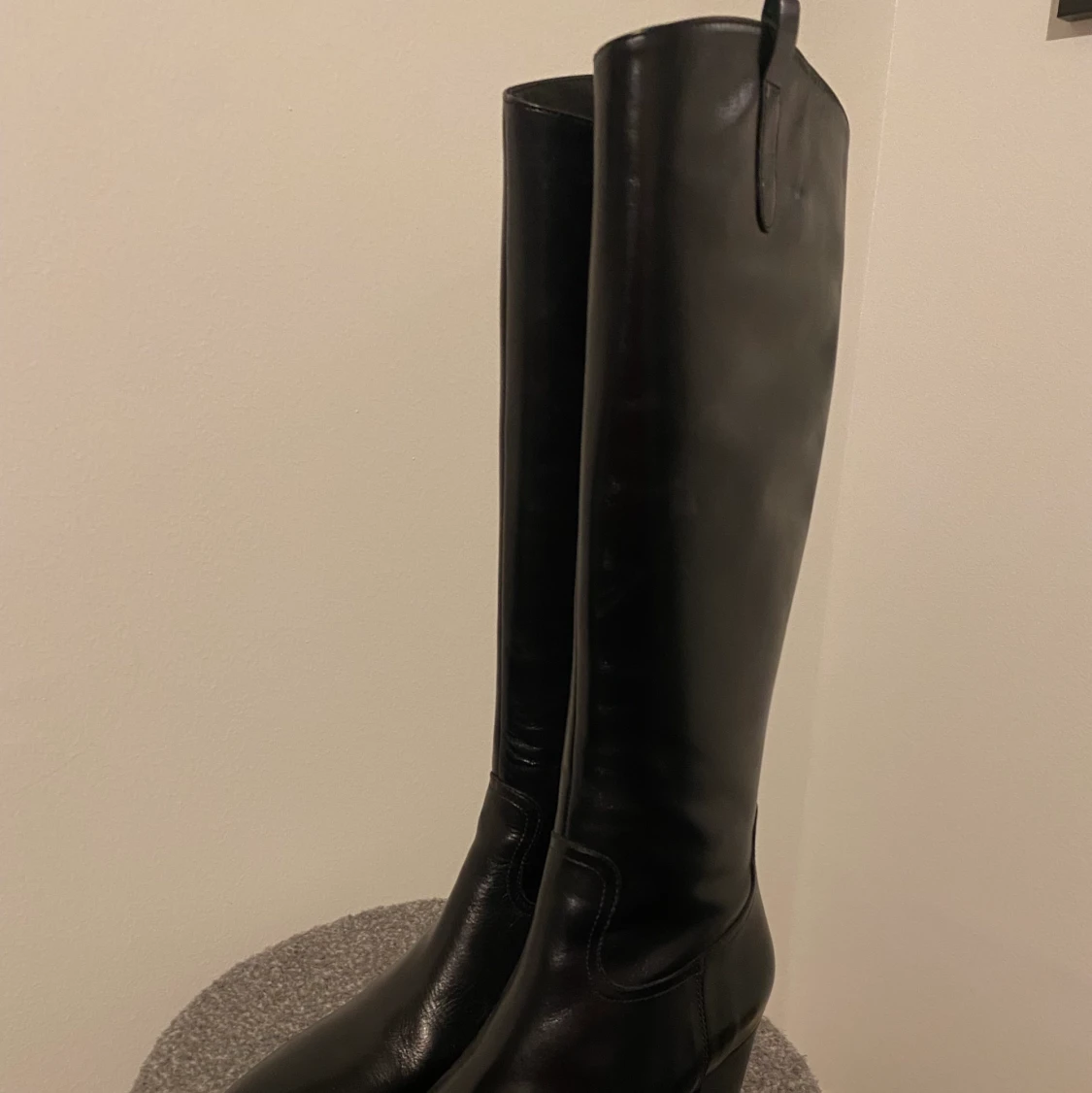 Knähöga läderstövlar Novitas - 90