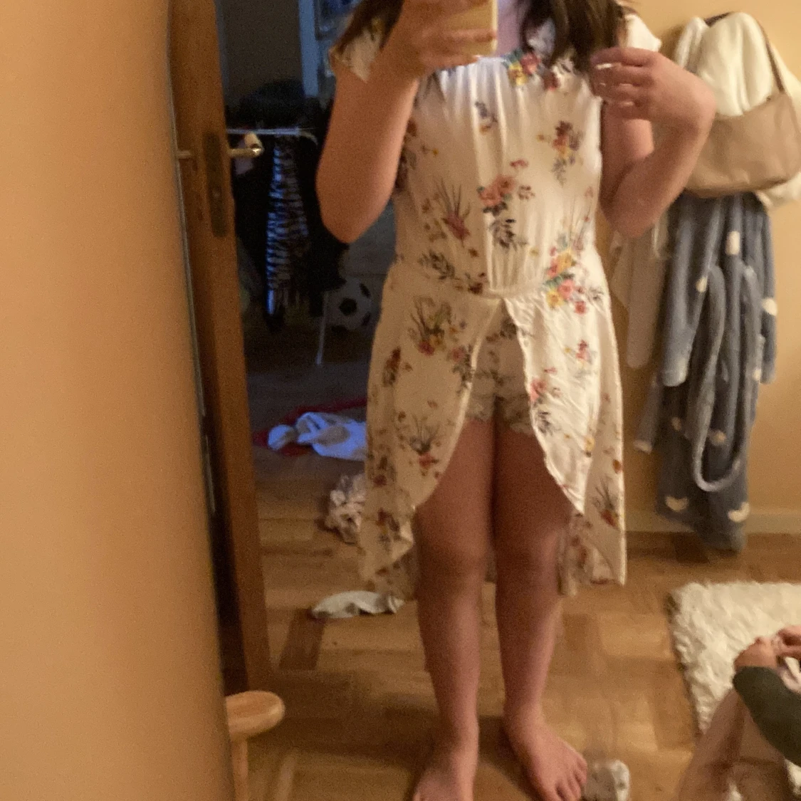 Fin klänning med shorts.