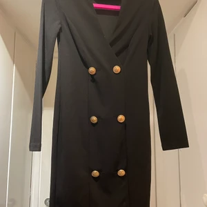 Svart kostym klänning  - Slutsåld från New Yorker, ny aldrig använd. Strech tyg storlek 34 