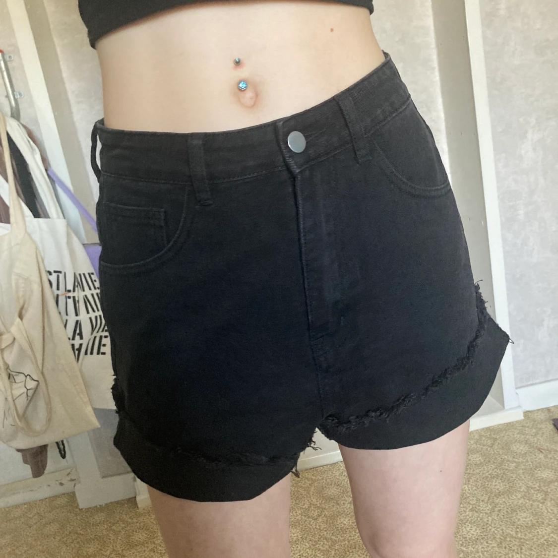 Ett par Svarta shorts 