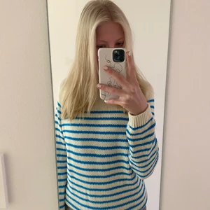 Zara tröja  - Så fin tröja från zara. Köpte på Plick för 350 med lapparna kvar men har endast använts enstaka gånger. Så fin till sommaren❤️