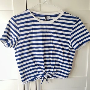 T-shirt - Jättefin somrig t-shirt som aldrig blivit använd💞