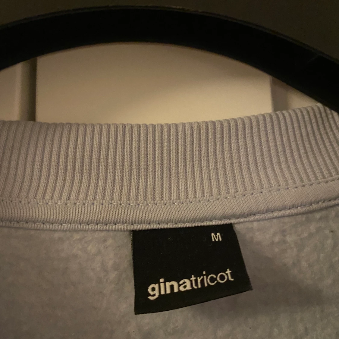 Ljusblå sweatshirt med tryck - 90