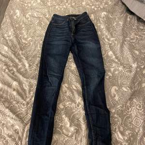 Skinny jeans från h&m. Storlek 34, bra kvalitet 