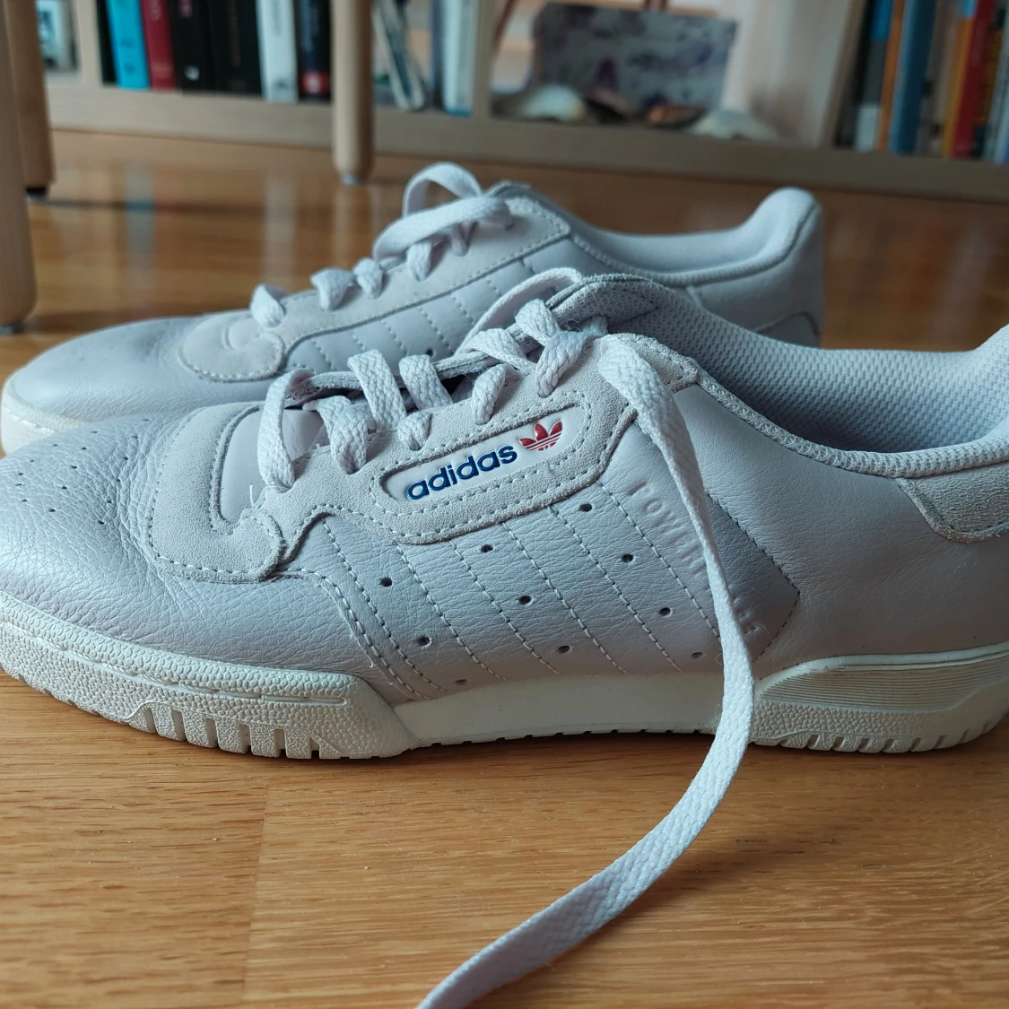 Adidas skor st 39 - 90