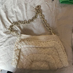 Väska - Super fin väska från Zara! Köparen står för frakten 🤍 