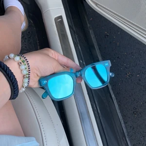 Chimi AQUA 004 - Superfina chimis i ny skick, köpta väldigt nydligen och använda med försiktighet, kan inte se några repor eller likande. Kom privat för flera bilder och alla bilder är även mina. Det är modellen 004/04 och färgen AQUA. Nypris 1200 #chimi