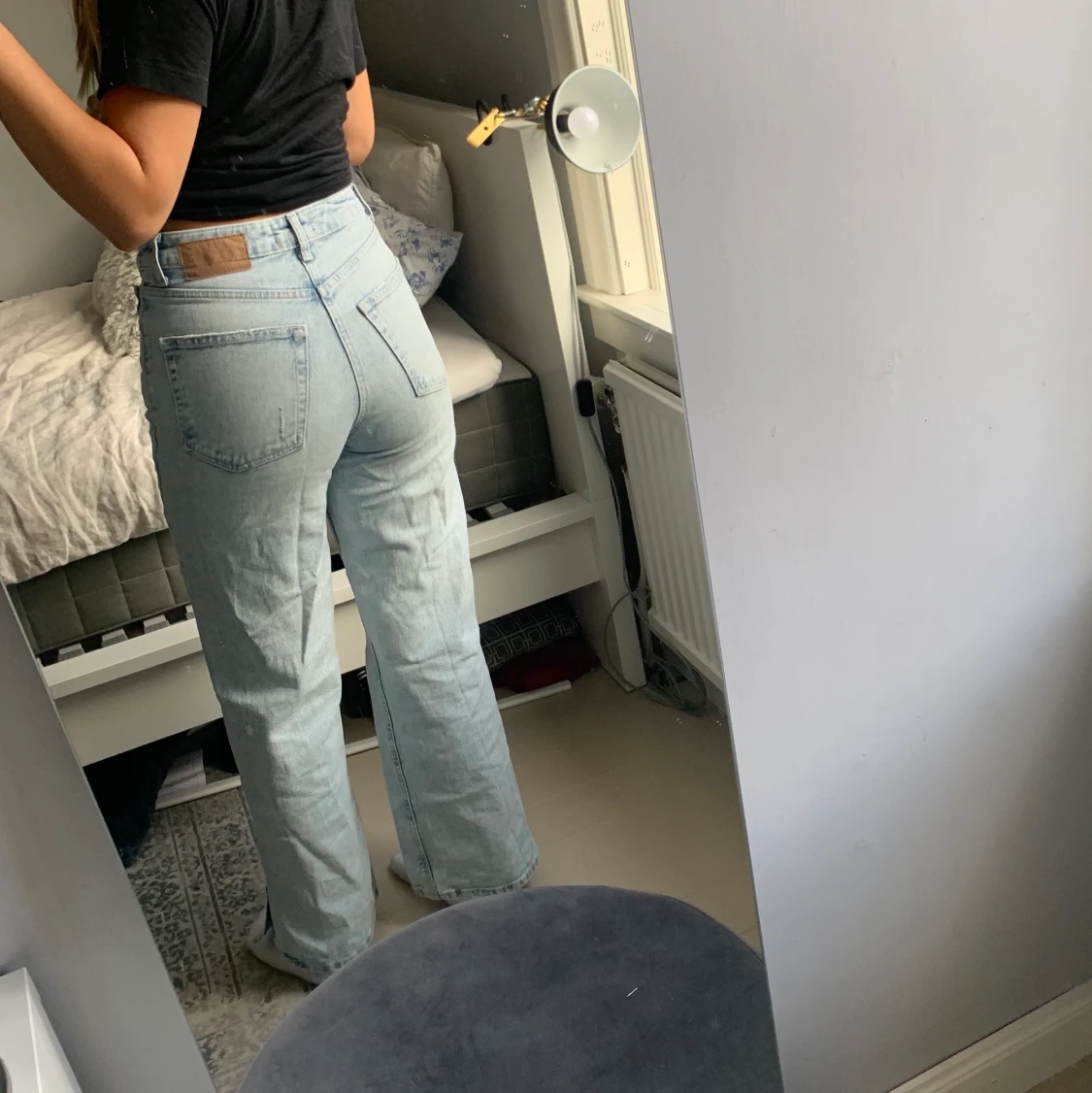 Pieces ljusblåa högmidjade jeans med slits - 90