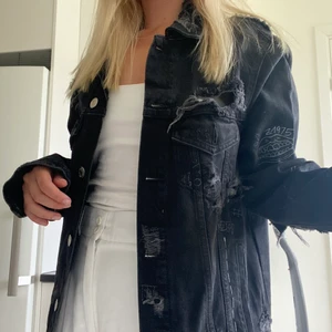 Jeansjacka, använd 3 ggr - Perfekt skick