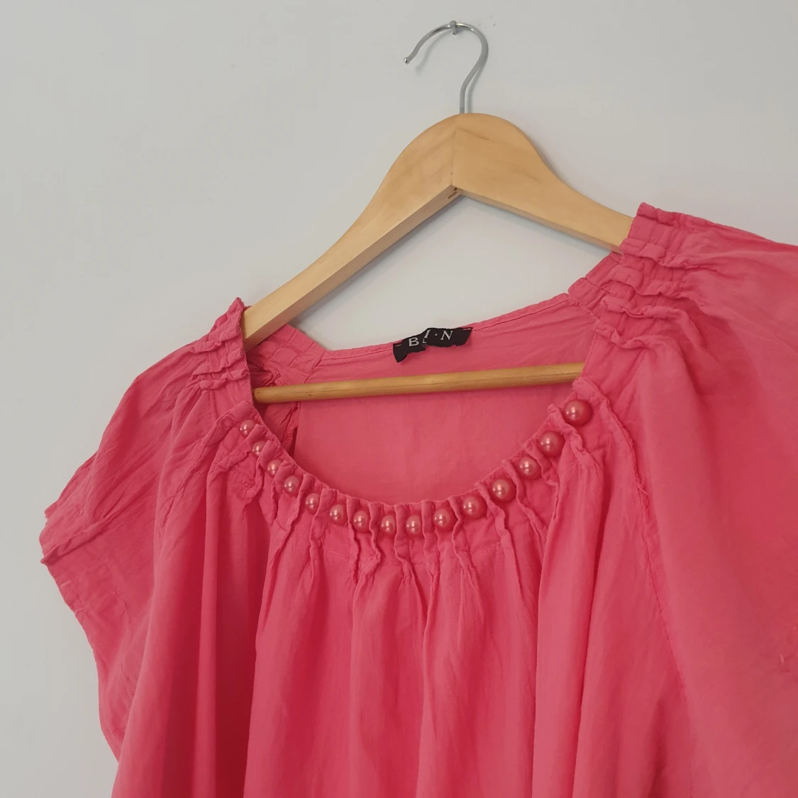 Blus med pärlor och snören - 91