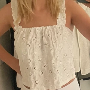 Zara spetstopp - Spettsaktig topp från Zara, hör av dig för frågor❤️