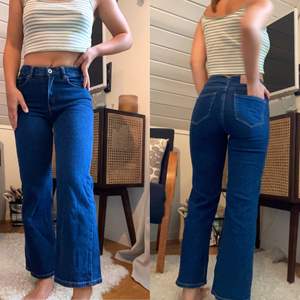 Ett favoritpar jeans som tyvärr blivit försmå & nu söker ny ägare <3  väldigt bra skick, färgen syns bäst på andra bilden. Fraktar eller möts upp i Karlstad/Uppsala