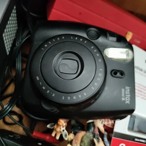 Polaroidkamera - Som ny polaroidkamera ifrån urban outfitters. Kan möjligtvis bytas mot hoodie 