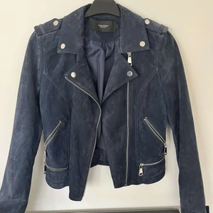 Mockajacka - Mocka jacka från vero Moda. Knappt använd. Storlek S. Pris 150 💘 skriv för fler bilder