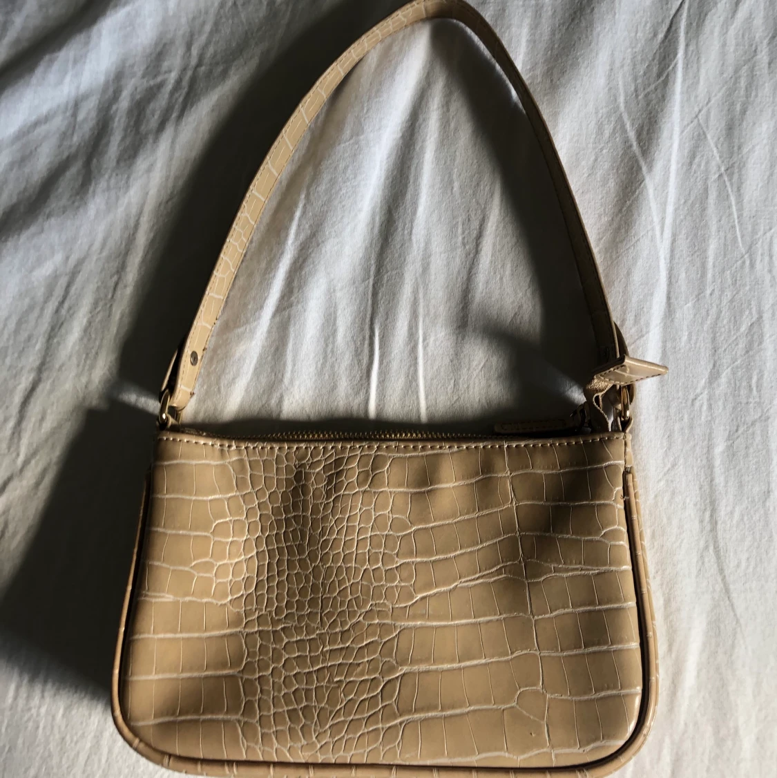 60kr beige väska 
